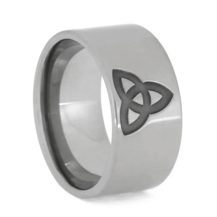 Trinity Knot Men's Wedding Band in Titanium