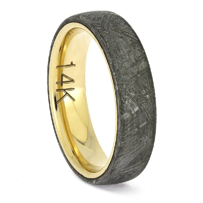 Rounded Meteorite Overlaid on Yellow Gold Band