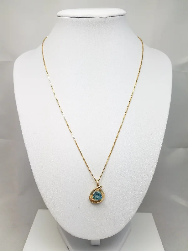 18" 14k Solid Yellow Gold Blue Topaz Pendant