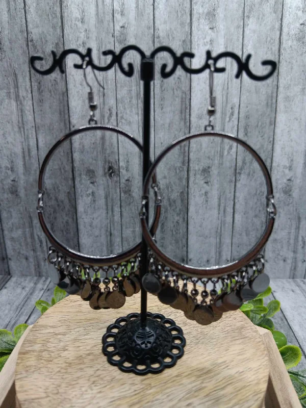 Gunmetal Hinge Style Earrings w/ Gunmetal Discs